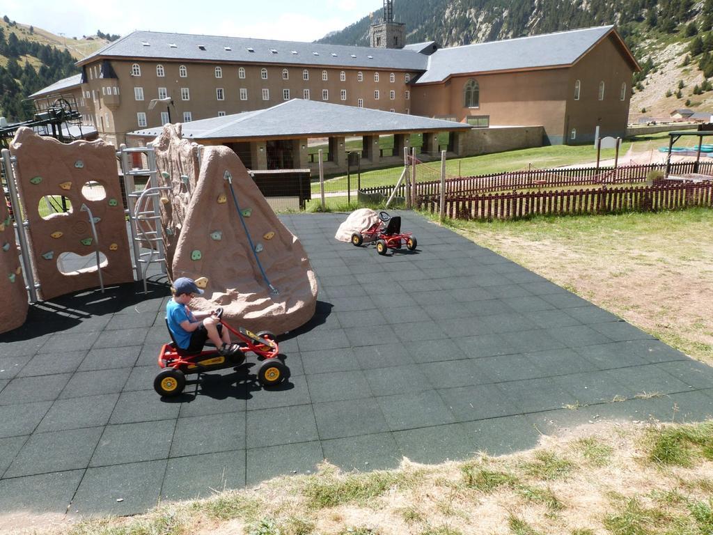Apartaments Vall De Nuria Queralbs Bagian luar foto